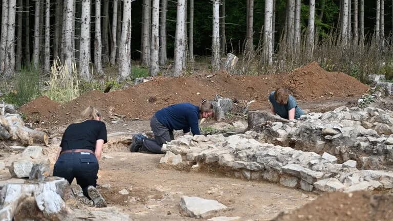1,800-Year-Old Temple to Mars and Victory Statuette Unearthed at Kapersburg Fort, Germany